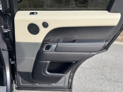 Used 2020 Land Rover Range Rover Sport HSE Dynamic image 16