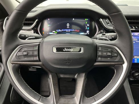 Used 2023 Jeep Grand Cherokee 4WD 4xe image 16
