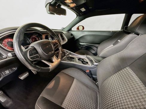 Used 2019 Dodge Challenger SRT Hellcat RWD image 9