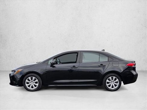 Used 2024 Toyota Corolla LE image 9