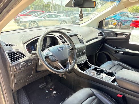 Used 2020 Ford Edge SEL w/ Convenience Package FWD image 6