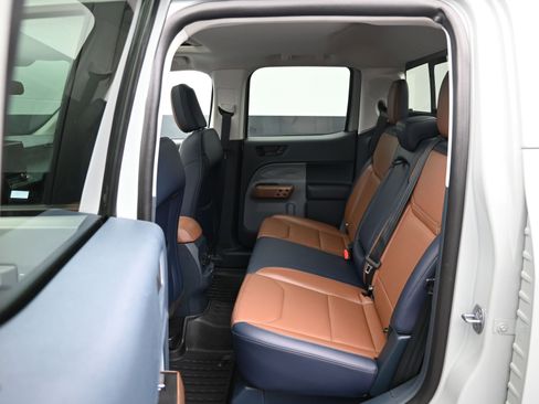 Used 2024 Ford Maverick Lariat image 11