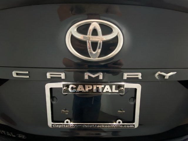 Used 2019 Toyota Camry SE FWD image 26