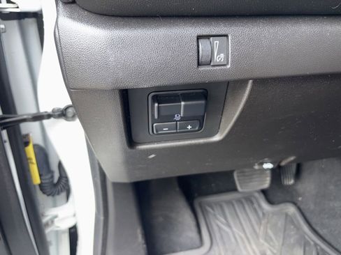 Used 2024 Chevrolet Colorado LT w/ LT Convenience Package RWD image 25