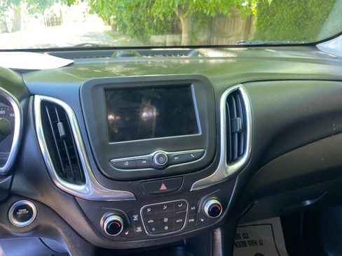Used 2019 Chevrolet Equinox LT FWD image 12