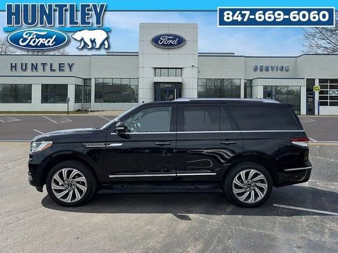 Used 2022 Lincoln Navigator Reserve image 7