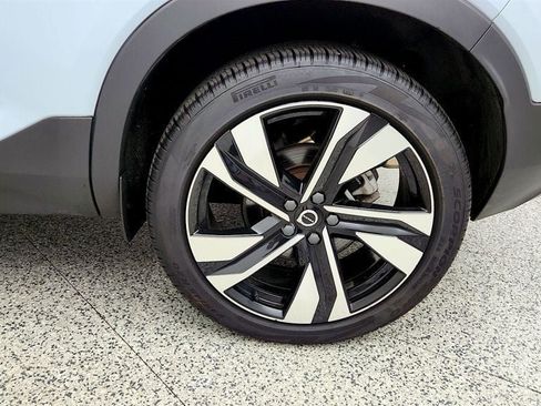 Used 2024 Volvo XC40 B5 Plus w/ Protection Package Premier AWD/4WD image 9