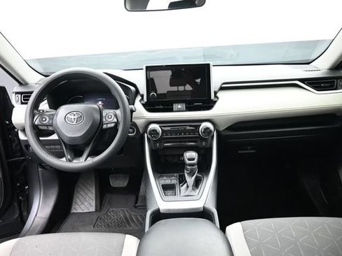 Used 2024 Toyota RAV4 XLE w/ Convenience Package FWD image 22