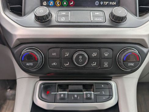 Used 2020 GMC Acadia SLT w/ Driver Alert Package II AWD/4WD image 16