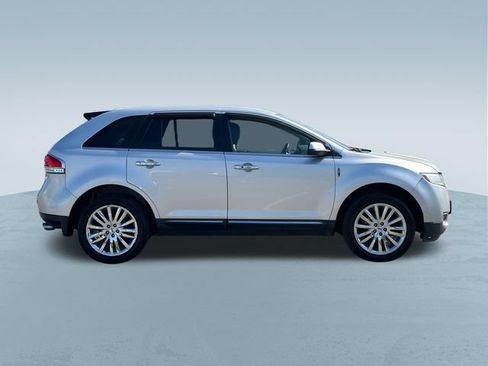 Used 2013 Lincoln MKX FWD image 9