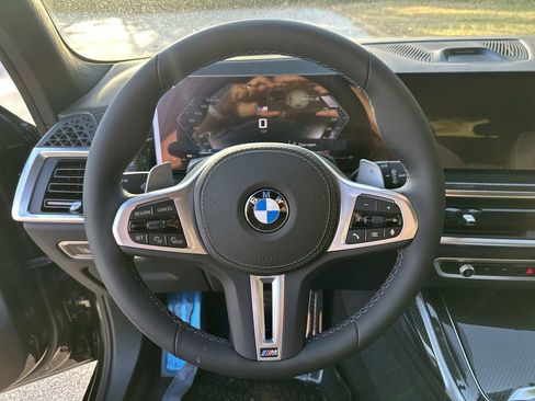 New 2026 BMW X7 M60i image 16
