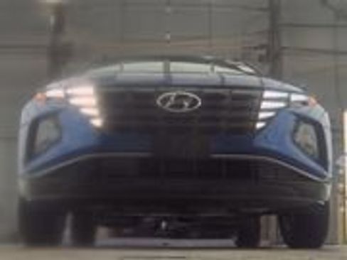 Used 2023 Hyundai Tucson SEL w/ Cargo Package AWD/4WD image 3