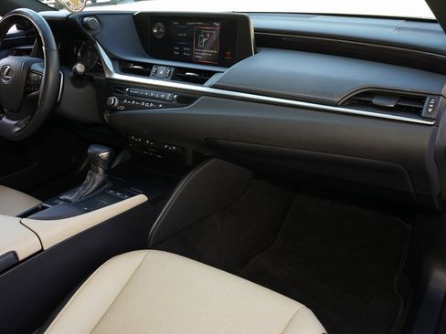 Used 2021 Lexus ES 350 w/ Premium Package image 11