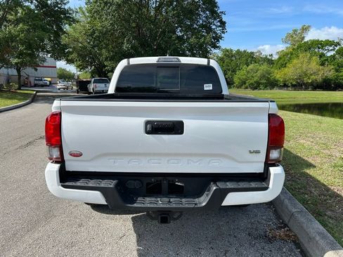 Used 2023 Toyota Tacoma SR5 w/ Technology Package RWD image 4
