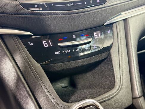 Used 2017 Cadillac XT5 Luxury w/ Driver Awareness Package FWD image 18
