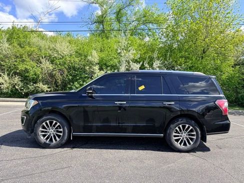 Used 2018 Ford Expedition Limited w/ Equipment Group 301A AWD/4WD image 2