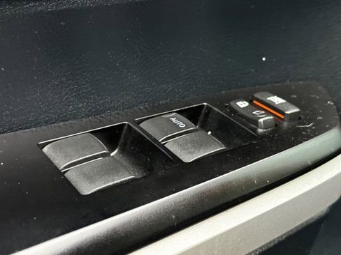 Used 2017 Toyota Tundra SR5 w/ SR5 Upgrade Package RWD image 19