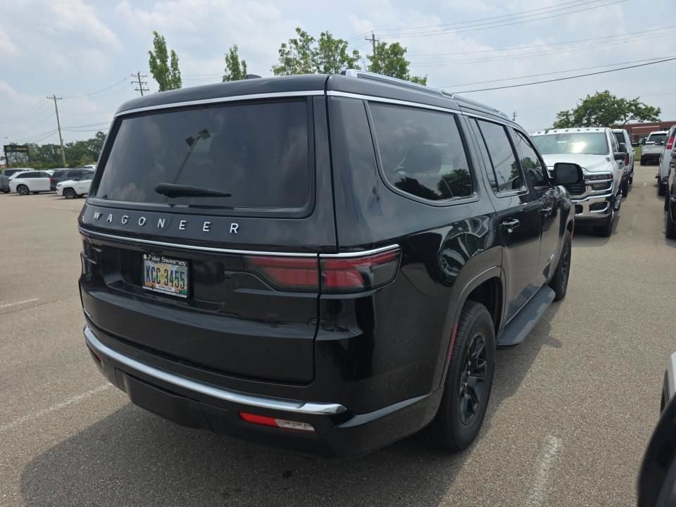 Used 2023 Jeep Wagoneer 4WD image 3