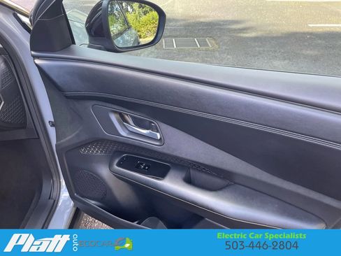 Used 2023 Nissan Ariya FWD image 53