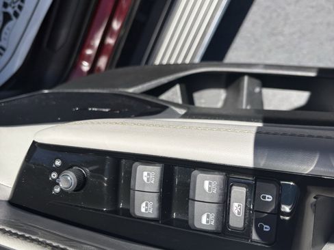 Used 2022 Jeep Wagoneer Series III w/ Premium Group I AWD/4WD image 16