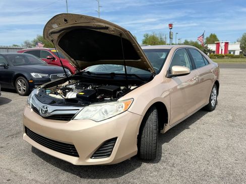 Used 2012 Toyota Camry LE image 31