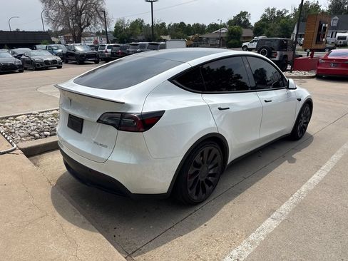 Used 2023 Tesla Model Y Performance AWD/4WD image 3