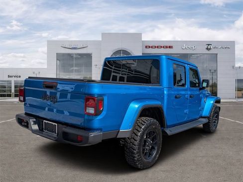 Certified 2025 Jeep Gladiator Sport AWD/4WD image 3
