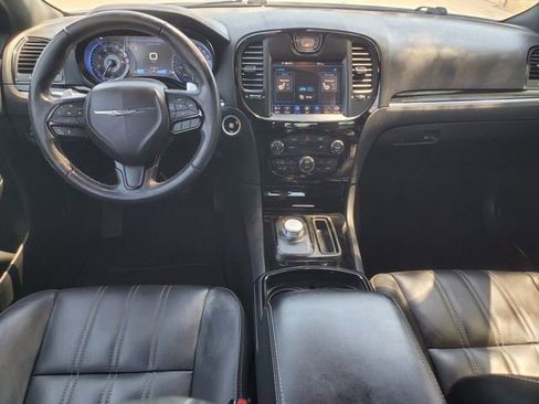 Used 2018 Chrysler 300 S RWD image 26
