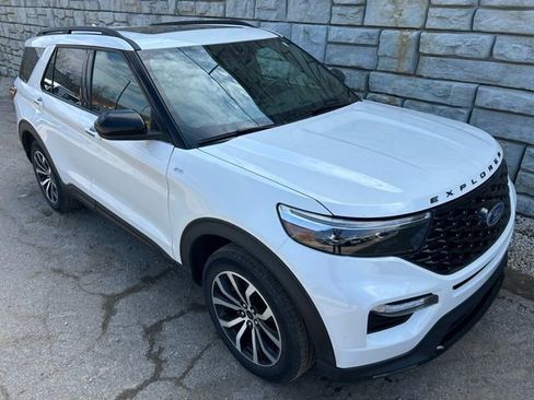 Used 2023 Ford Explorer ST-Line w/ Class IV Trailer Tow Package image 7