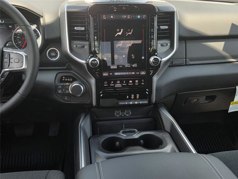 New 2026 RAM 1500 Big Horn AWD/4WD image 10