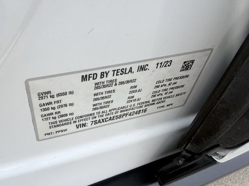 Used 2023 Tesla Model X AWD/4WD image 39