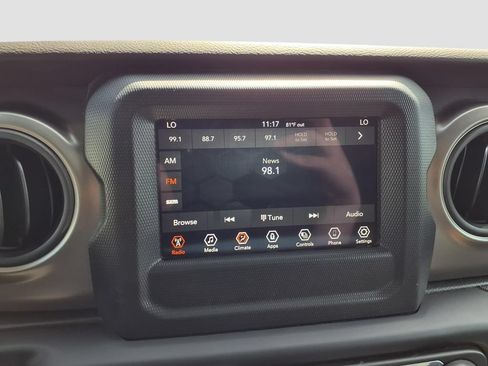 Used 2022 Jeep Wrangler Unlimited Sport AWD/4WD image 13