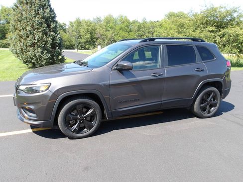Used 2021 Jeep Cherokee Latitude Plus FWD image 9