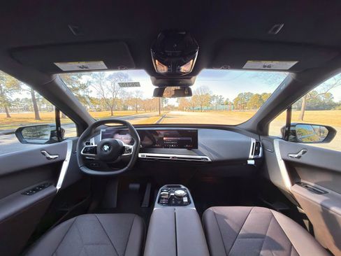 New 2026 BMW iX xDrive45 image 2