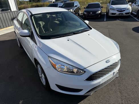 Used 2018 Ford Focus SE image 4