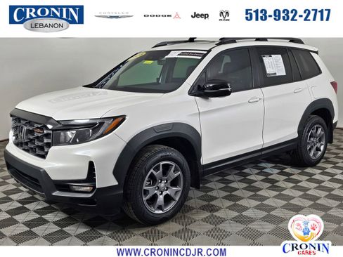 Used 2025 Honda Passport TrailSport image 1