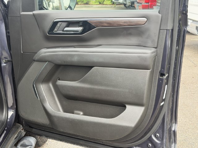 Used 2025 Chevrolet Tahoe Z71 AWD/4WD image 36