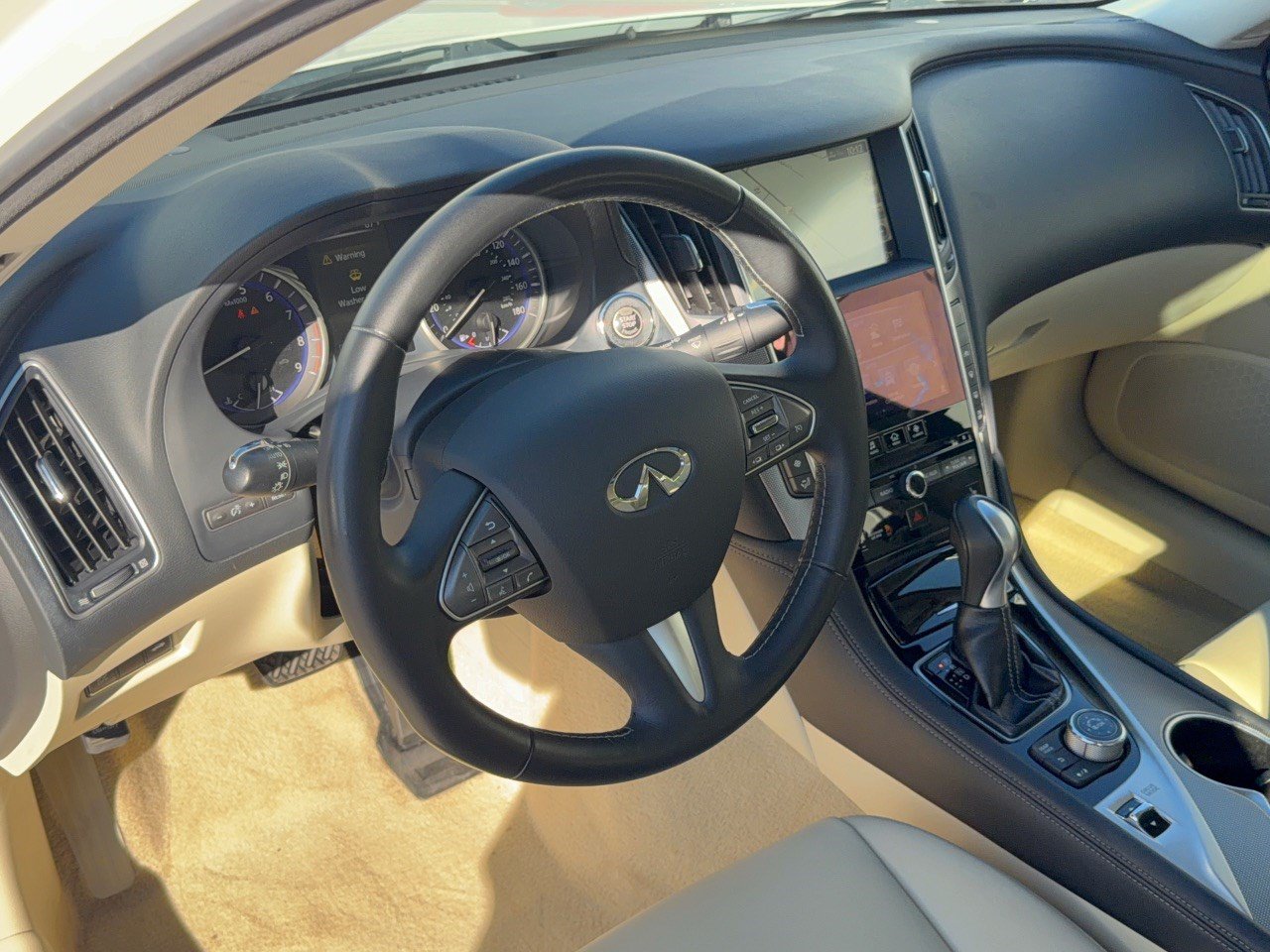 Used 2014 INFINITI Q50 Premium w/ Navigation Package RWD image 4