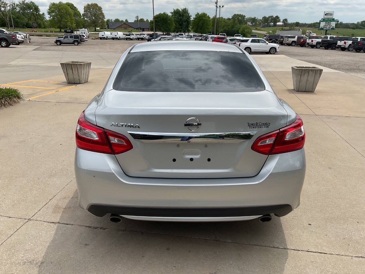Used 2017 Nissan Altima 2.5 S w/ Power Driver Seat Package FWD image 8