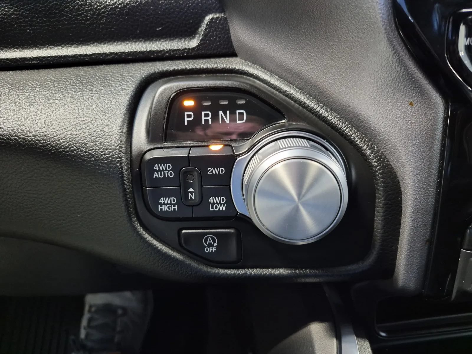 Used 2024 RAM 1500 Laramie AWD/4WD image 38