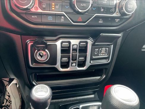 Used 2023 Jeep Wrangler Unlimited w/ Cold Weather Group image 25