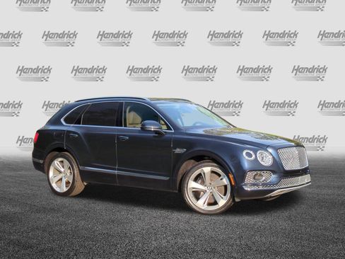 Used 2017 Bentley Bentayga AWD/4WD image 2