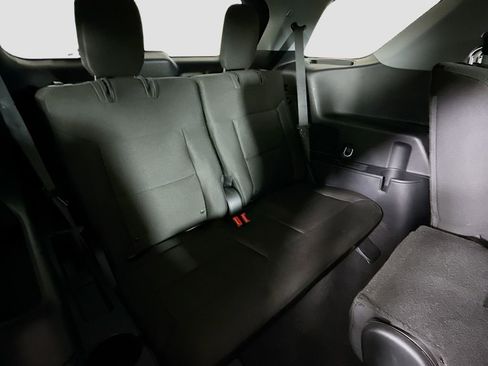 Used 2023 Ford Explorer XLT image 24