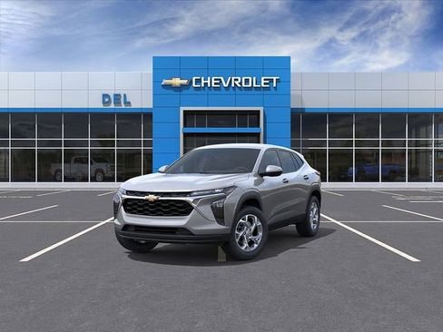 New 2026 Chevrolet Trax LS w/ LS Convenience Package FWD image 8