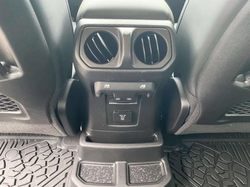Used 2025 Jeep Wrangler Unlimited Rubicon 392 AWD/4WD image 13