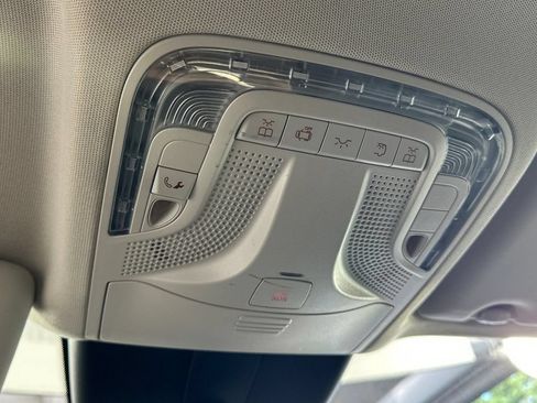 Used 2021 Mercedes-Benz Metris Passenger image 35