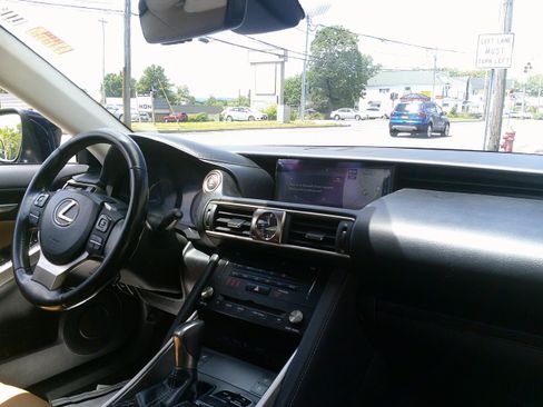 Used 2018 Lexus IS 300 AWD w/ Comfort Package image 22
