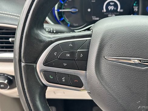 Used 2022 Chrysler Pacifica Limited FWD image 14