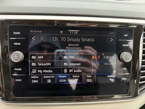 Used 2023 Volkswagen Atlas SE image 18