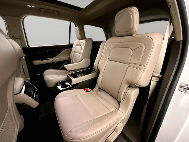 Used 2021 Lincoln Aviator Grand Touring w/ Equipment Group 301A AWD/4WD image 25